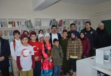 Trabzon’un Çaykara İlçesinde Kaymakam Ali Sapmaz ve İlçe Protokolünün katılımları ile Ramazan Ayı etkinlikleri gerçekleştirildi.Çaykara Kaymakamı Ali Sapmaz İftar Organizasyonunda Öğrenciler ile bulu -trabzon’un-caykara-ilcesinde-kaymakam-ali-sapmaz-ve-ilce-protokolunun-katilimlari-ile-ramazan-ayi-etkinlikleri-gerceklestirildi.caykara-kaymakami-ali-sapmaz-iftar-organizasyonunda-ogrenciler-ile-bulu