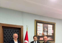 Çaykara İlçesinde kısa bir süre önce göreve başlayan Çaykara Kaymakamı Ahmet Rıfat Arık’a hayırlı olsun ziyaretleri devam ediyor.BAŞKAN AŞIK’TAN ZİYARETDernekpazarı Belediye Başkanı Dr. Mehmet Aşık ve AK Parti Dernekpazarı Belediye B caykara-ilcesinde-kisa-bir-sure-once-goreve-baslayan-caykara-kaymakami-ahmet-rifat-arik’a-hayirli-olsun-ziyaretleri-devam-ediyorbaskan-asik’tan-ziyaretdernekpazari-belediye-baskani-dr.-mehmet-asik-ve-ak-parti-dernekpazari-belediye-b